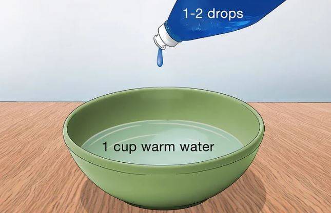 مایع ظرفشویی و آب گرم برای شستشوی قاب سیلیکونی