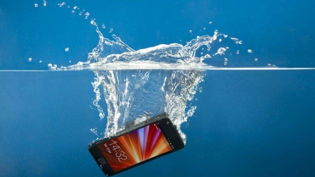 خیس شدن صفحه گوشی