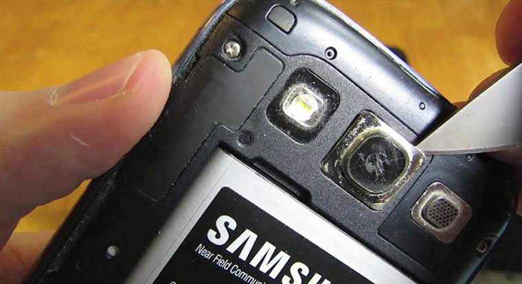 چگونه مشکل تار شدن دوربین موبایل را برطرف کنیم؟